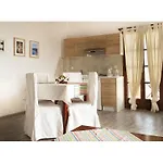 Jhonathan Apartmán *